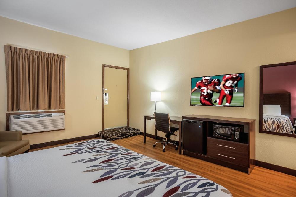 Superior King Room Non-Smoking interior